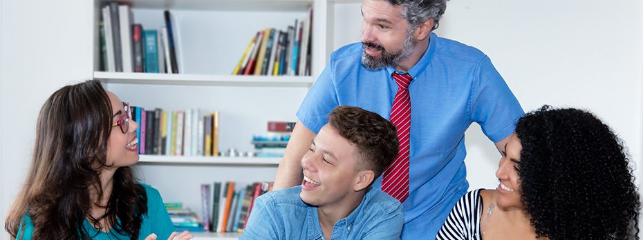 研究者的翻译观认为教师是共同学习者。