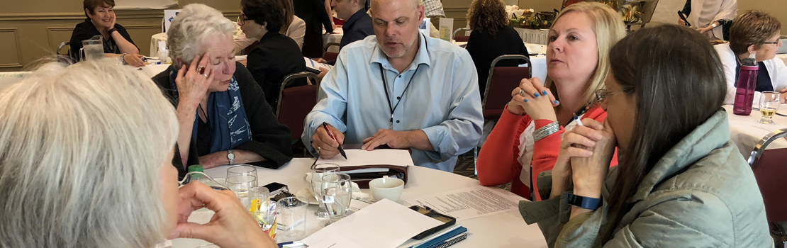 Alexandra Youmans博士研究安大略校委如何开发方案促进校委协作以增加成人教育无障碍性并改进成人学习者结果